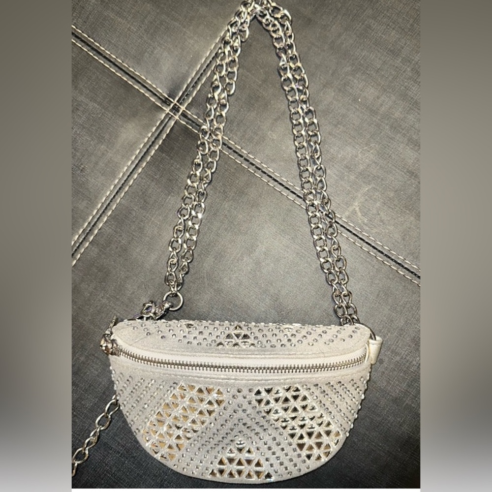 Steve madden pouch